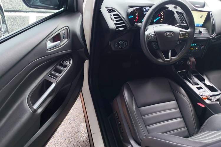 Used Ford Kuga 2018 Facelifted EcoBoost 180 Two-Wheel Drive Luxury Wing Edition Driver Seat