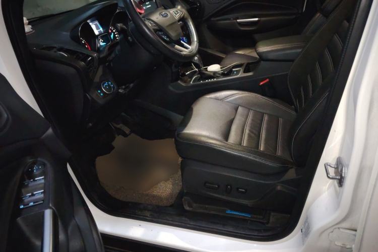 Used Ford Kuga 2018 Facelifted EcoBoost 180 Two-Wheel Drive Luxury Wing Edition Driver Seat