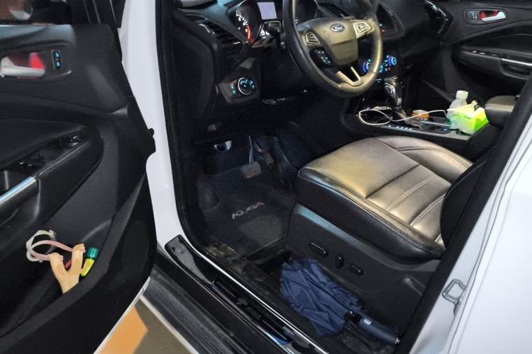 Used Ford Kuga 2018 Facelifted EcoBoost 180 Two-Wheel Drive Luxury Wing Edition Driver Seat