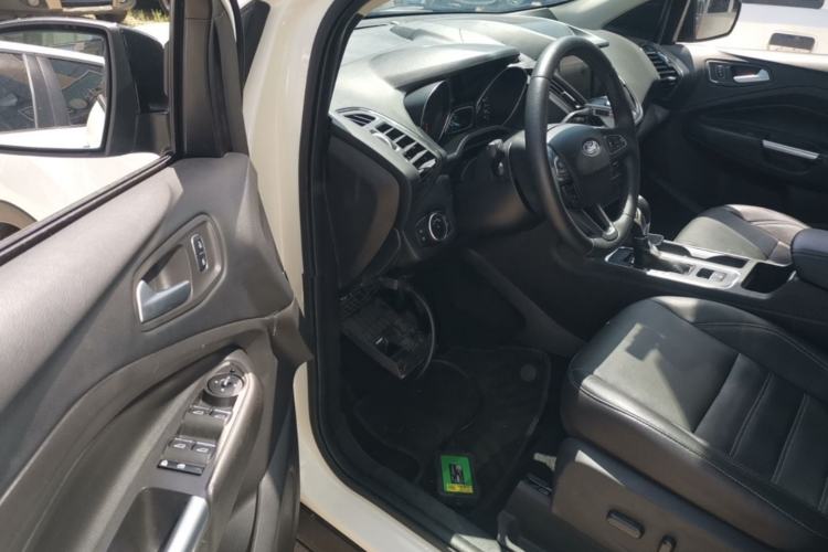 Used Ford Kuga 2018 Facelifted EcoBoost 180 Two-Wheel Drive Luxury Wing Edition Driver Seat