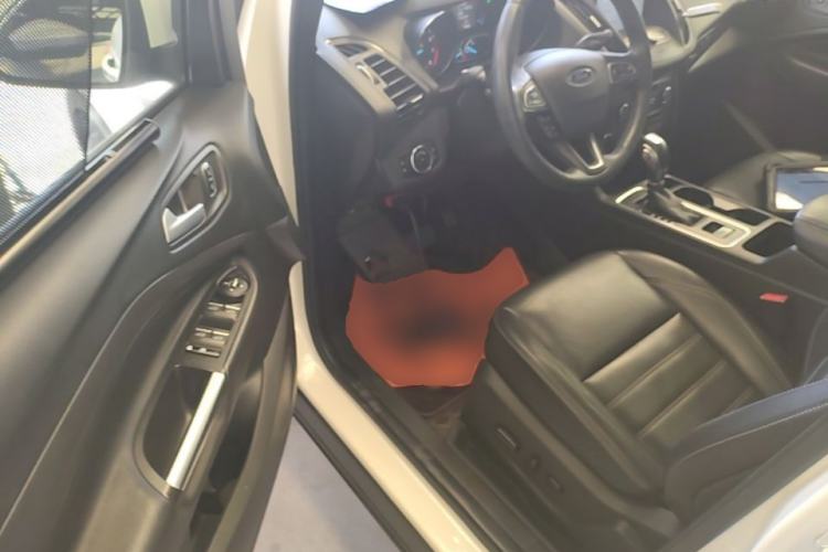 Used Ford Kuga 2018 EcoBoost 180 Two-Wheel-Drive Luxury Wing Edition Driver Seat
