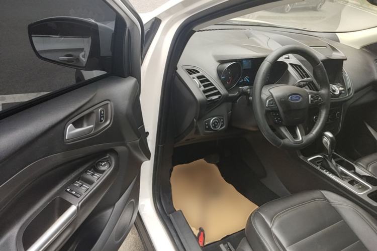 Used Ford Kuga 2018 Facelifted EcoBoost 180 Two-Wheel-Drive Platinum Wing Edition Driver Seat