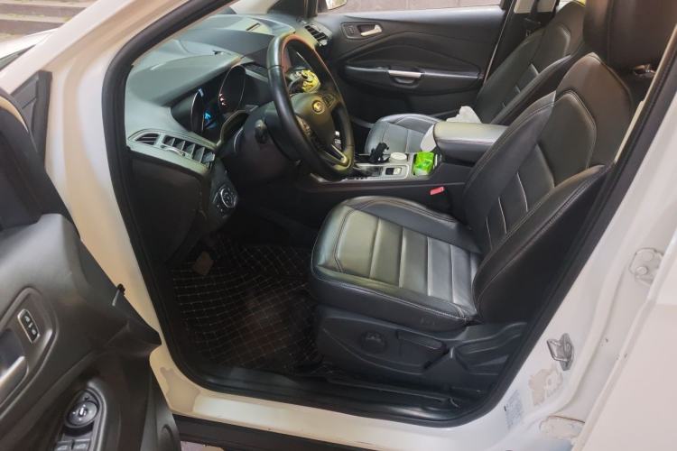 Used Ford Kuga 2018 EcoBoost 180 Two-Wheel-Drive Platinum Edition Driver Seat