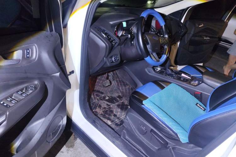 Used Ford Kuga 2018 EcoBoost 180 Two-Wheel-Drive Elite Trim Driver Seat
