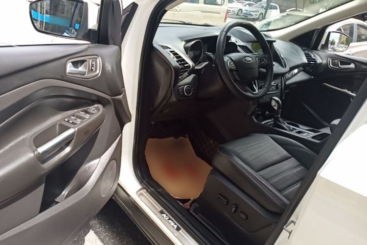 Used Ford Kuga 2018 Facelifted EcoBoost 180 Two-Wheel Drive Luxury Wing Edition Driver Seat