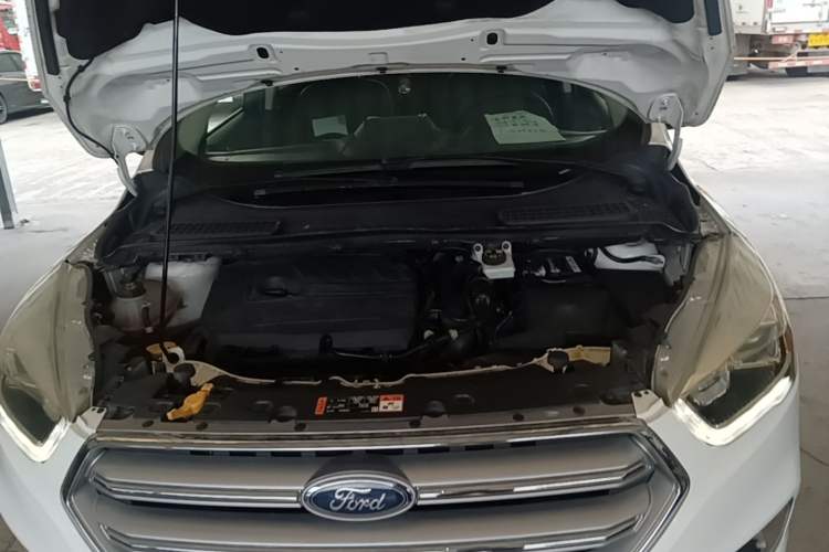 Used Ford Kuga 2018 EcoBoost 180 Two-Wheel-Drive Platinum Edition Engine Bay