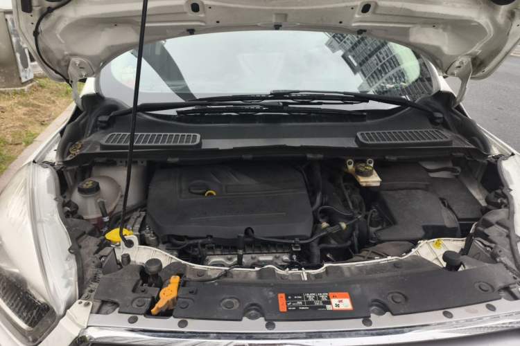 Used Ford Kuga 2018 EcoBoost 180 Two-Wheel-Drive Platinum Edition Engine Bay