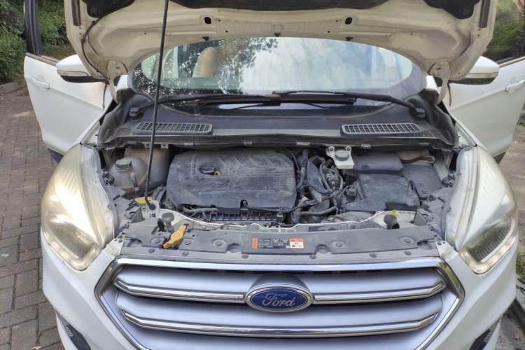 Used Ford Kuga 2018 EcoBoost 180 Two-Wheel-Drive Elite Trim Engine Bay