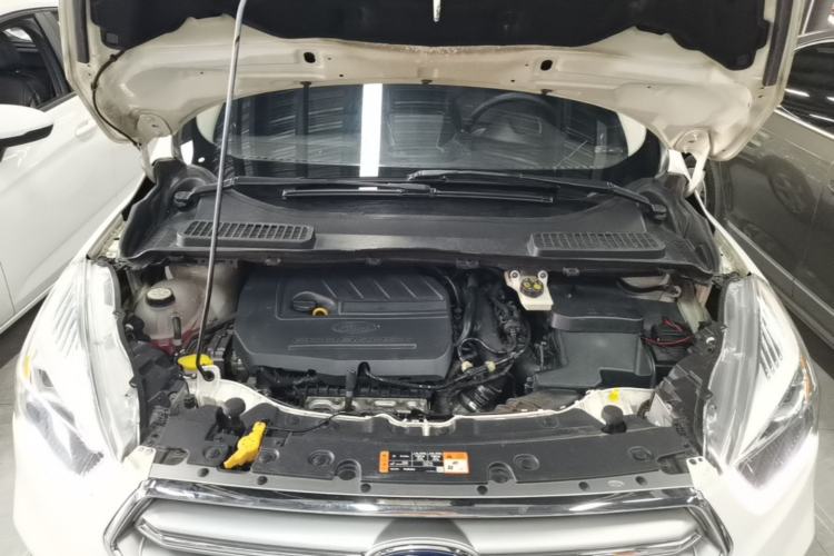 Used Ford Kuga 2018 EcoBoost 180 Two-Wheel-Drive Platinum Edition Engine Bay