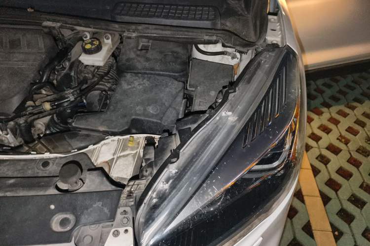 Used Ford Kuga 2018 EcoBoost 180 Two-Wheel-Drive Luxury Wing Edition Engine Bay Left