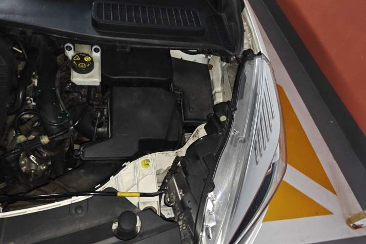 Used Ford Kuga 2018 EcoBoost 180 Two-Wheel-Drive Luxury Wing Edition Engine Bay Left