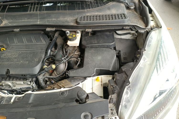 Used Ford Kuga 2018 EcoBoost 180 Two-Wheel-Drive Platinum Edition Engine Bay Left