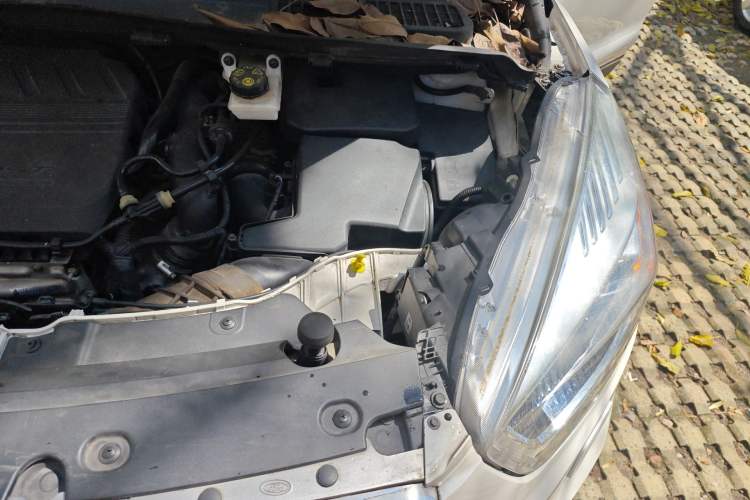 Used Ford Kuga 2018 EcoBoost 180 Two-Wheel-Drive Luxury Wing Edition Engine Bay Left