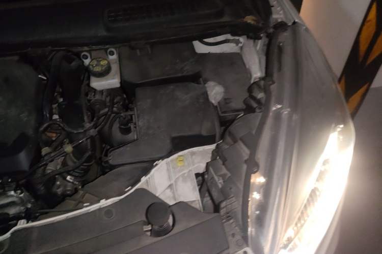 Used Ford Kuga 2018 EcoBoost 180 Two-Wheel-Drive Platinum Edition Engine Bay Left