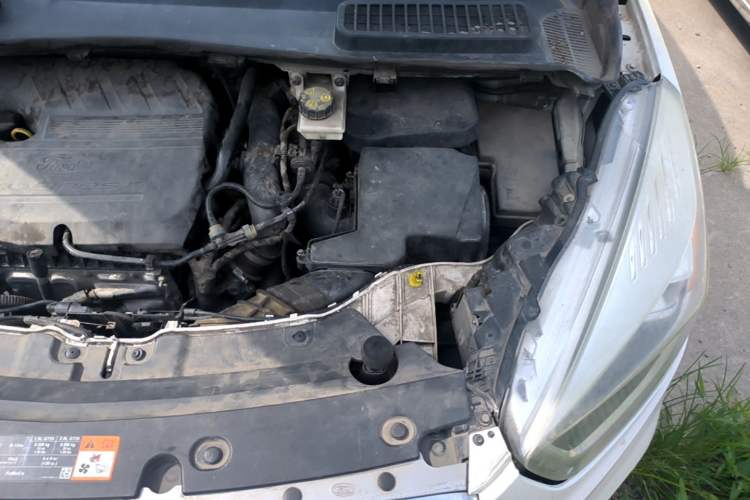 Used Ford Kuga 2018 EcoBoost 180 Two-Wheel-Drive Elite Trim Engine Bay Left