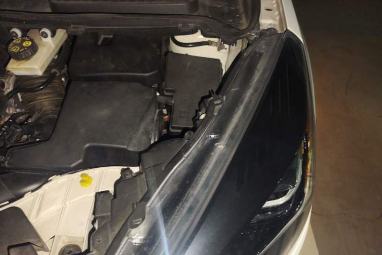 Used Ford Kuga 2018 EcoBoost 245 All-Wheel-Drive Sport Model Engine Bay Left