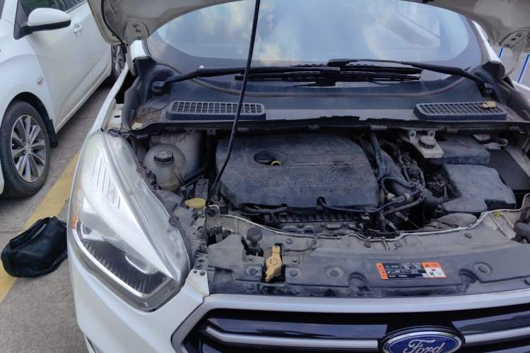 Used Ford Kuga 2018 EcoBoost 180 Two-Wheel-Drive Cognac Special Edition Engine Bay Right