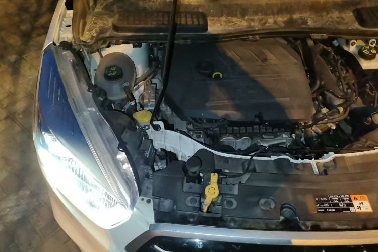 Used Ford Kuga 2018 EcoBoost 180 Two-Wheel-Drive Cognac Special Edition Engine Bay Right