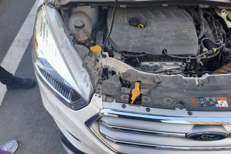 Used Ford Kuga 2018 EcoBoost 180 Two-Wheel-Drive Luxury Wing Edition Engine Bay Right