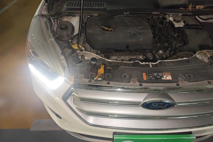 Used Ford Kuga 2018 EcoBoost 180 Two-Wheel-Drive Luxury Wing Edition Engine Bay Right