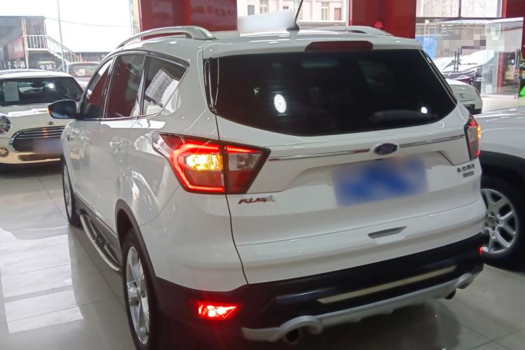 Used Ford Kuga 2018 EcoBoost 180 Two-Wheel-Drive Platinum Edition Exterior 2