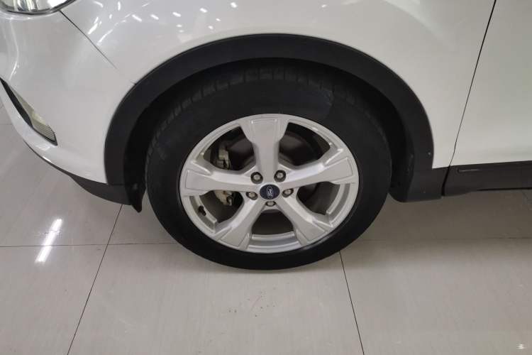 Used Ford Kuga 2018 EcoBoost 180 Two-Wheel-Drive Platinum Edition Exterior 3