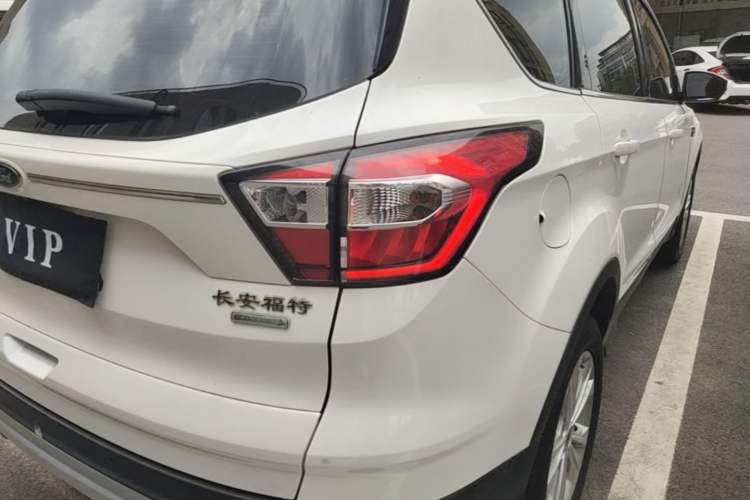 Used Ford Kuga 2018 Facelifted EcoBoost 180 Two-Wheel-Drive Platinum Wing Edition Exterior 3