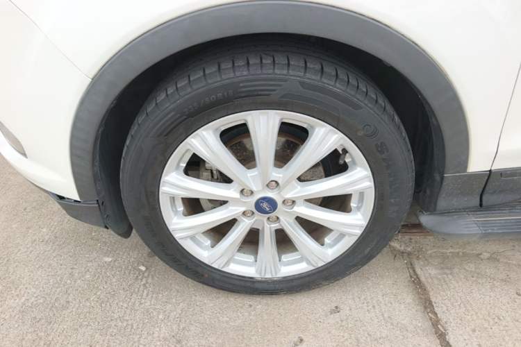 Used Ford Kuga 2018 EcoBoost 180 Two-Wheel-Drive Platinum Edition Exterior 4