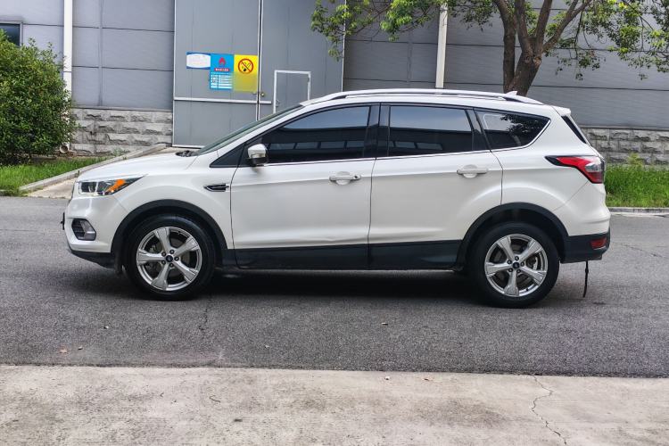 Used Ford Kuga 2018 EcoBoost 180 Two-Wheel-Drive Platinum Edition Exterior 4