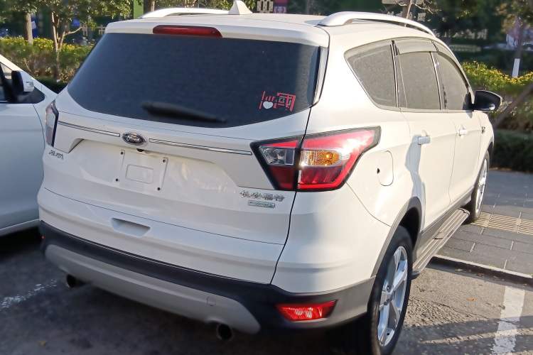 Used Ford Kuga 2018 EcoBoost 180 Two-Wheel-Drive Platinum Edition Exterior 5