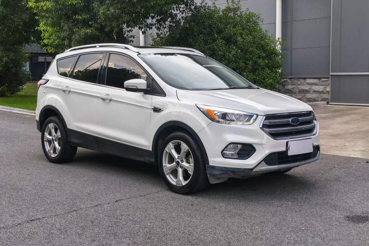 Used Ford Kuga 2018 EcoBoost 180 Two-Wheel-Drive Platinum Edition Exterior 5