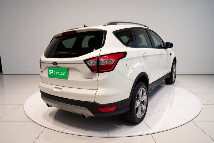 Used Ford Kuga 2018 EcoBoost 180 Two-Wheel-Drive Platinum Edition Exterior 5