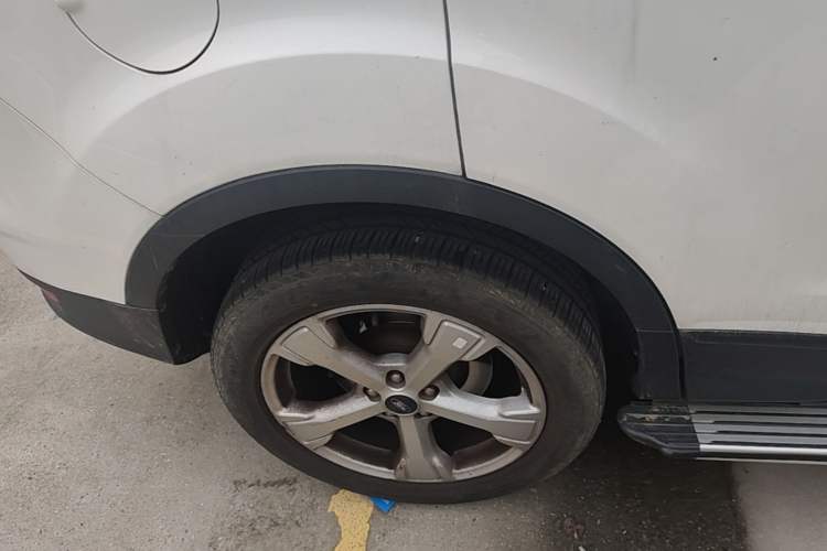 Used Ford Kuga 2018 EcoBoost 180 Two-Wheel-Drive Platinum Edition Exterior 5
