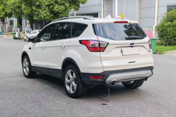 Used Ford Kuga 2018 EcoBoost 180 Two-Wheel-Drive Platinum Edition Exterior 8