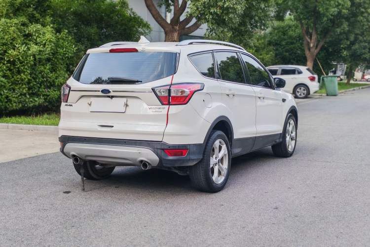 Used Ford Kuga 2018 EcoBoost 180 Two-Wheel-Drive Platinum Edition Exterior 9