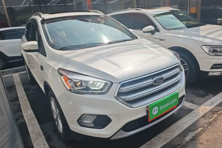 Used Ford Kuga 2018 Facelifted EcoBoost 180 Two-Wheel-Drive Platinum Wing Edition Front Right 45 Deg