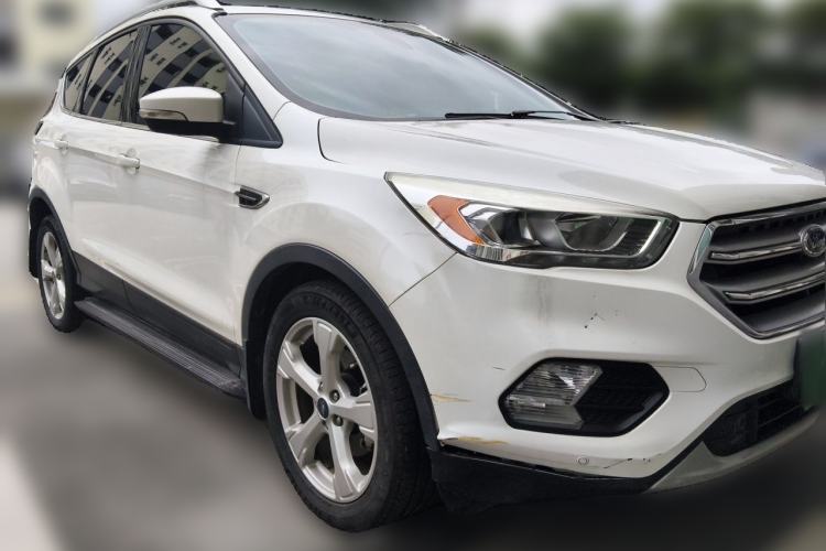Used Ford Kuga 2018 EcoBoost 180 Two-Wheel-Drive Platinum Edition Front Right 45 Deg