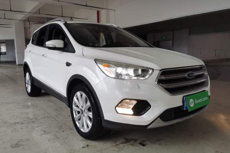 Used Ford Kuga 2018 EcoBoost 180 Two-Wheel-Drive Luxury Wing Edition Front Right 45 Deg
