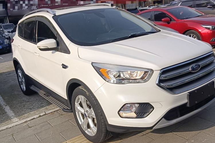 Used Ford Kuga 2018 EcoBoost 180 Two-Wheel-Drive Platinum Edition Front Right 45 Deg