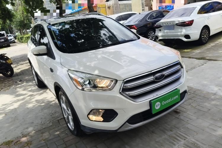 Used Ford Kuga 2018 EcoBoost 180 Two-Wheel-Drive Platinum Edition Front Right 45 Deg