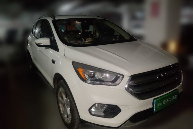Used Ford Kuga 2018 EcoBoost 180 Two-Wheel-Drive Platinum Edition Front Right 45 Deg