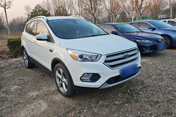 Used Ford Kuga 2018 EcoBoost 180 Two-Wheel-Drive Platinum Edition Front Right 45 Deg