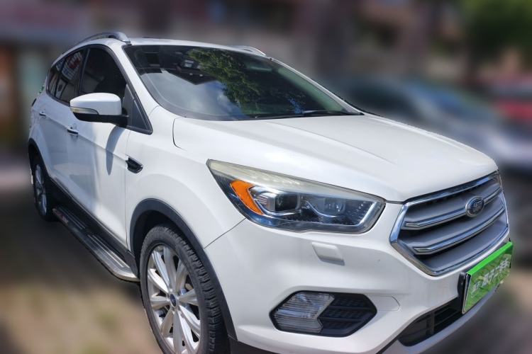 Used Ford Kuga 2018 EcoBoost 180 Two-Wheel-Drive Luxury Wing Edition Front Right 45 Deg