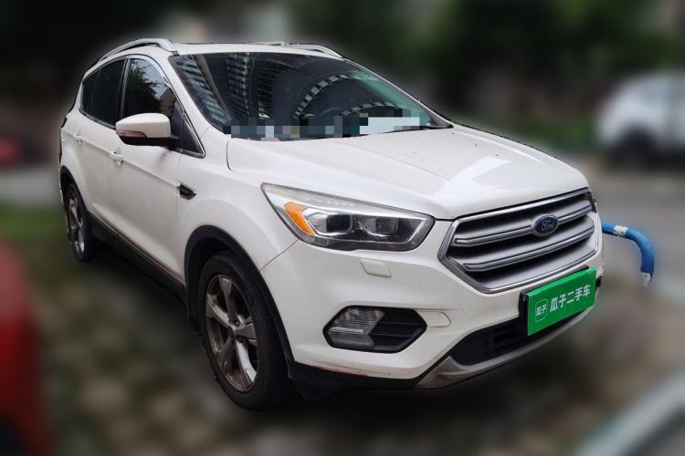 Used Ford Kuga 2018 Facelifted EcoBoost 180 Two-Wheel Drive Luxury Wing Edition Front Right 45 Deg