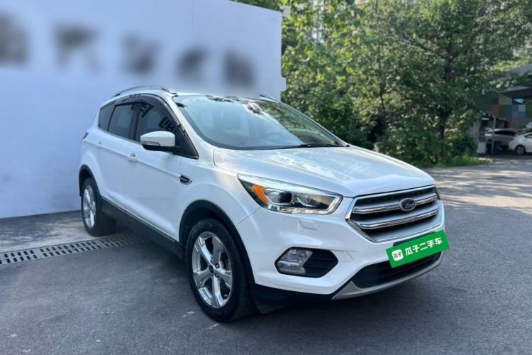 Used Ford Kuga 2018 Facelifted EcoBoost 180 Two-Wheel Drive Luxury Wing Edition Front Right 45 Deg