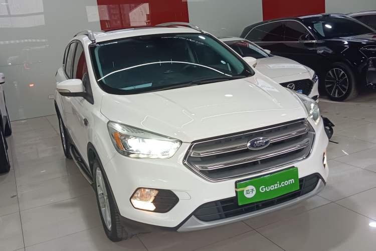 Used Ford Kuga 2018 EcoBoost 180 Two-Wheel-Drive Platinum Edition Front Right 45 Deg