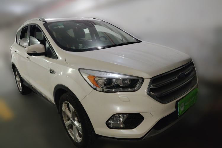 Used Ford Kuga 2018 Facelifted EcoBoost 180 Two-Wheel Drive Luxury Wing Edition Front Right 45 Deg