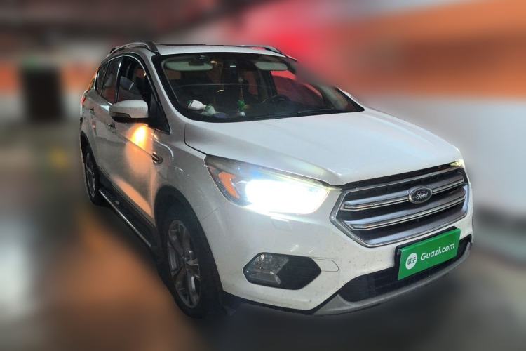 Used Ford Kuga 2018 Facelifted EcoBoost 180 Two-Wheel Drive Luxury Wing Edition Front Right 45 Deg