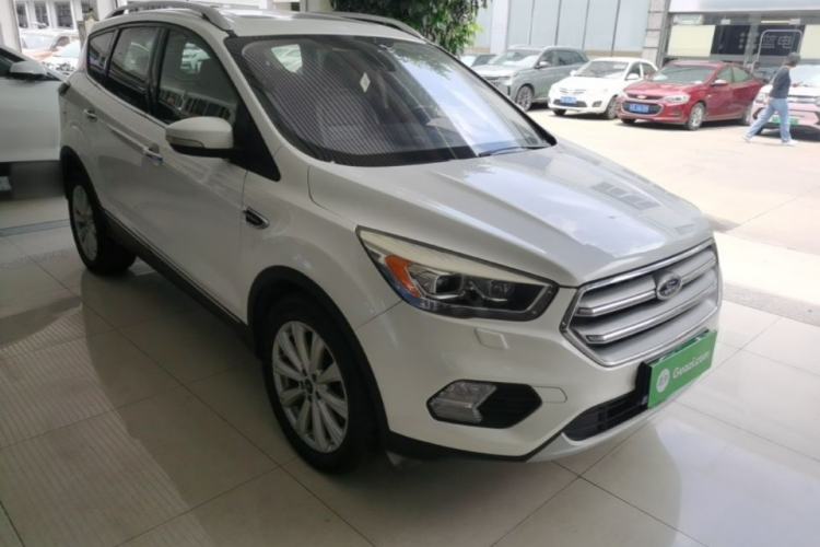 Used Ford Kuga 2018 EcoBoost 180 Two-Wheel-Drive Luxury Wing Edition Front Right 45 Deg