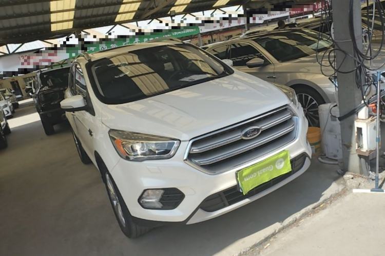 Used Ford Kuga 2018 EcoBoost 180 Two-Wheel-Drive Luxury Wing Edition Front Right 45 Deg